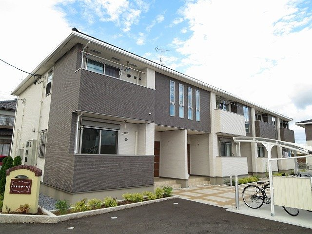 アドラブールの外観
