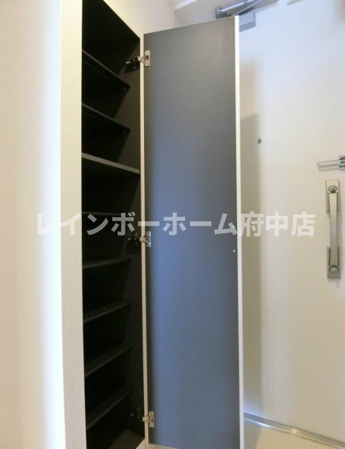 リブリ・国立北の玄関