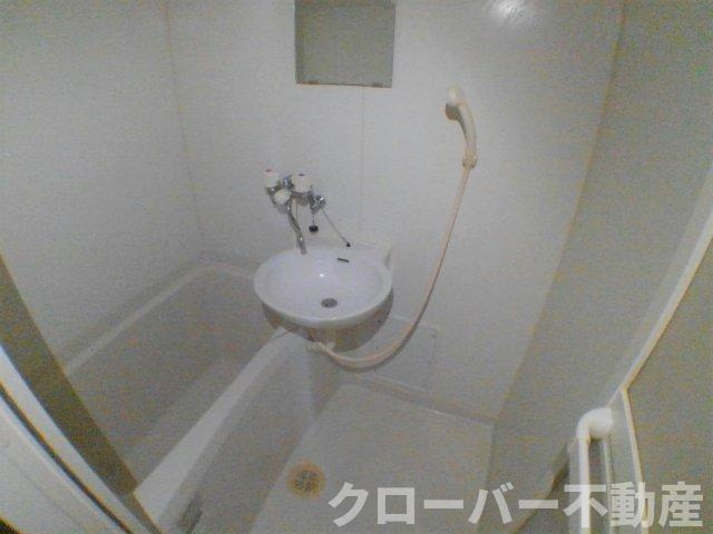 レオパレスウィスタリア坂出の浴室