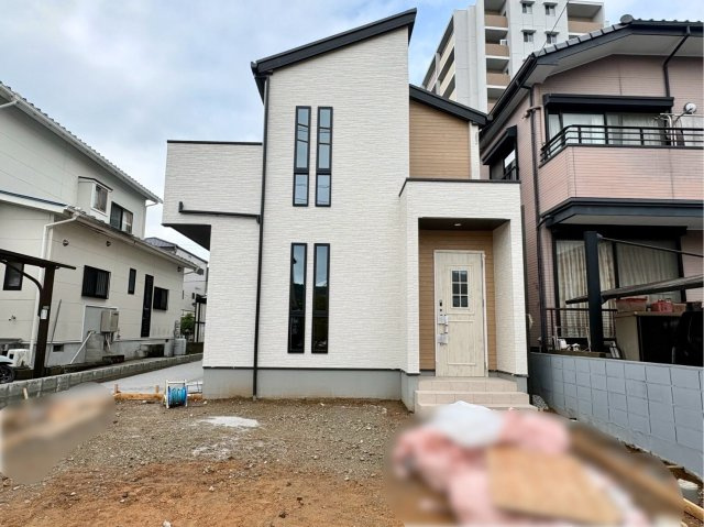 「スーパー歩いて2分」高知市神田8期1棟　新築一戸建ての外観|デザイン性×機能性！スタイリッシュな新築デザイン住宅☆