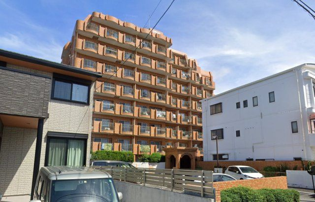 ライオンズマンション国府の外観