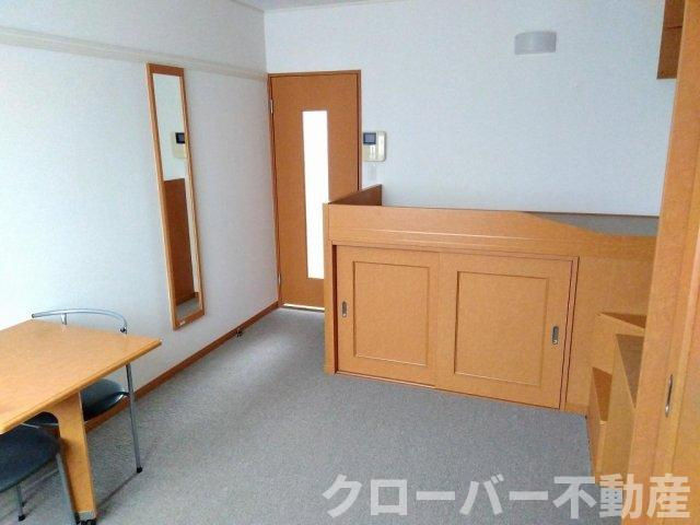 レオパレスデュ　エヴァンジイルの寝室