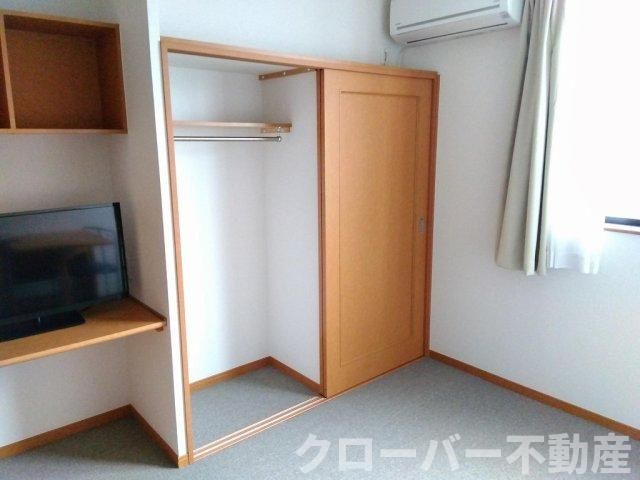レオパレスデュ　エヴァンジイルの収納