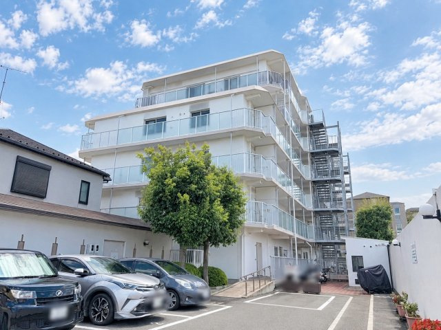 ネオコーポ嵯峨野の外観|『令和8年9月中旬リノベーション完了予定』
水回りなど新調済で気持ちよく新生活をスタート！（R8.9撮影）