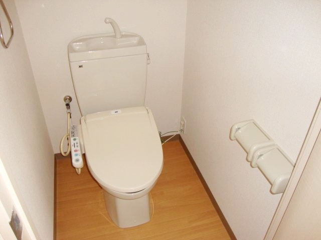 鎌倉市笛田１丁目の賃貸マンションのトイレ