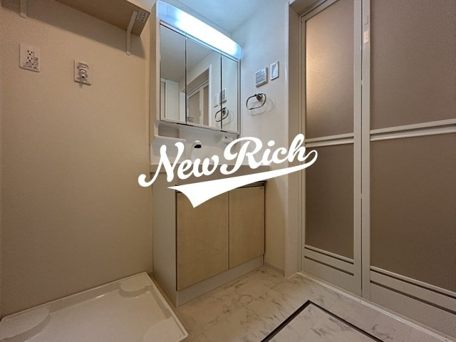 前橋市総社町植野のアパートの独立洗面台