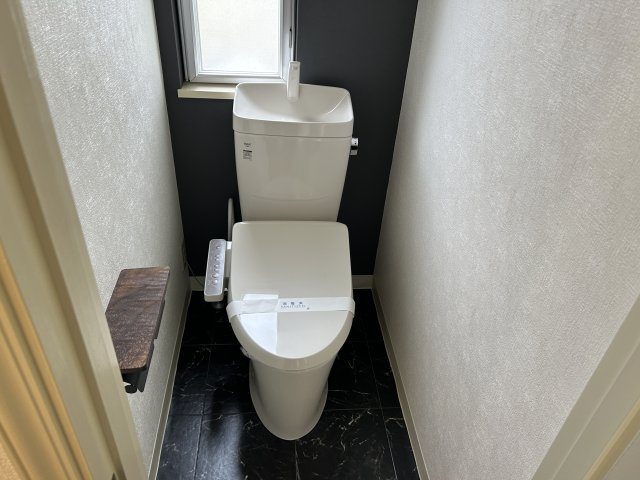 ら・べるでゆーらのトイレ|新品に交換済み、温水洗浄便座付きです。