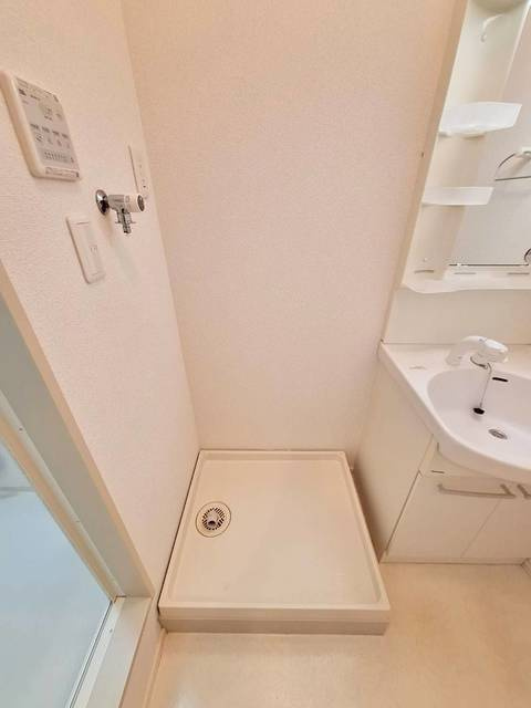 Ｌａ　ｆｏｎｔａｉｎｅ　横浜／鶴見の居間・リビング