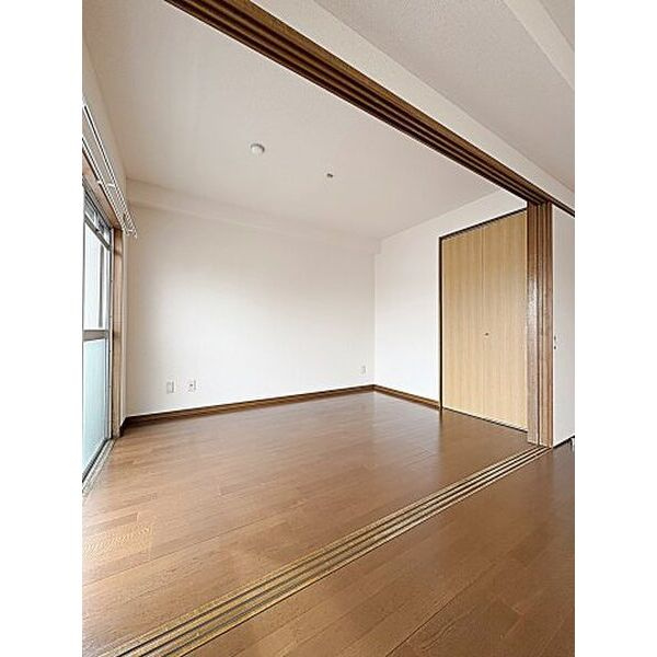 第１コーポ小菅の洋室