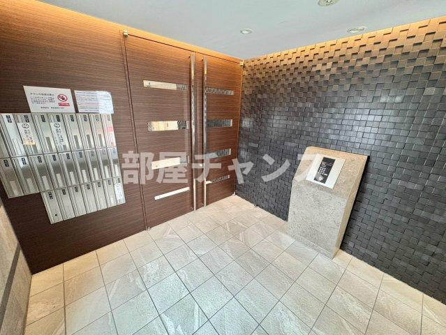 名古屋市東区泉３丁目の賃貸マンションのエントランス