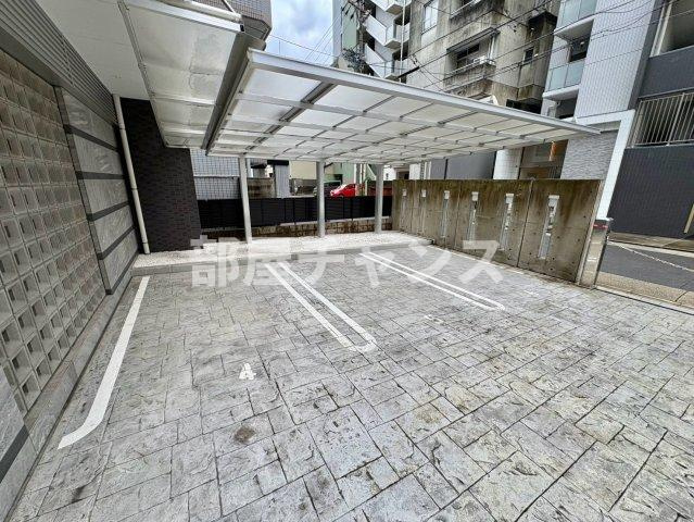 名古屋市東区泉３丁目の賃貸マンションの駐車場