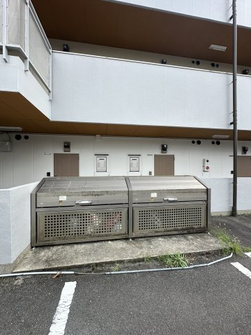 スパークルムライの駐車場