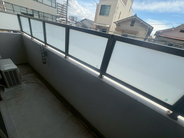 ルリーフ江坂のバルコニー