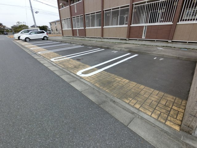 【駐車場】