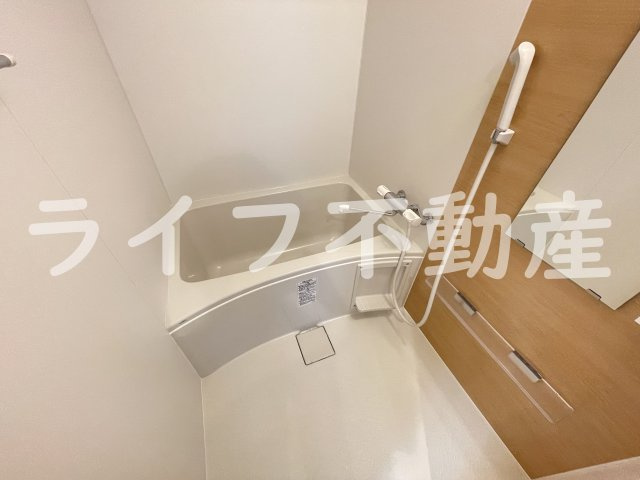 プリエール高井田の浴室|落ち着いた空間のお風呂です