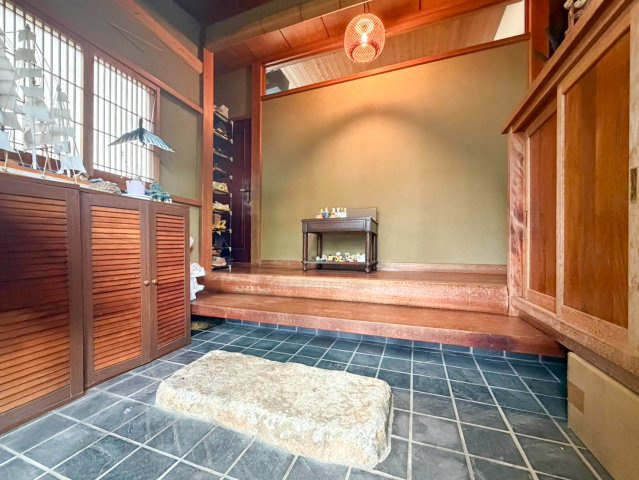 青梅市塩船　古民家風の戸建の玄関
