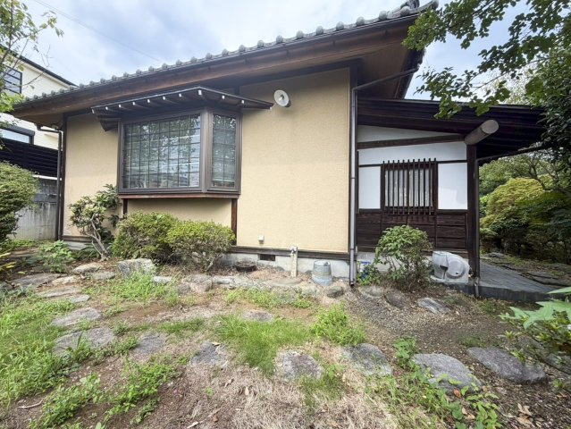 青梅市塩船　古民家風の戸建の庭