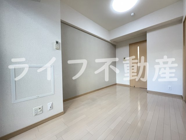 CITY SPIRE布施の居間・リビング|こちらのリビングで趣味の時間をお楽しみください