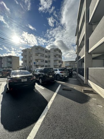 ソレアード小坂の駐車場