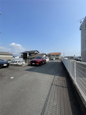エクリスⅡの駐車場|駐車スペースもあります