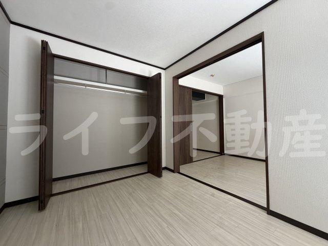 トリプルステーション菱屋西の居間・リビング