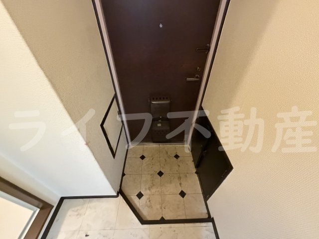 トリプルステーション菱屋西の玄関