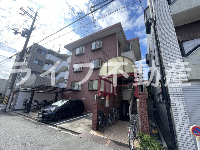 トリプルステーション菱屋西の外観