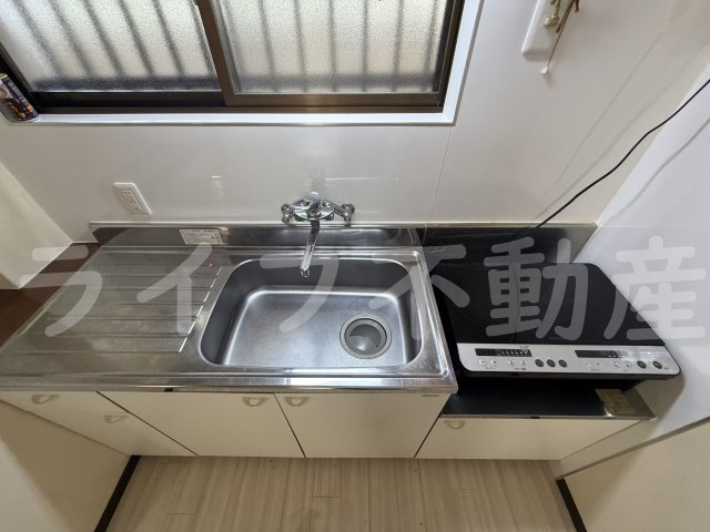 トリプルステーション菱屋西のキッチン