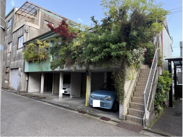 「駐車3台可＆納戸付き2LDK」高知市二葉町　中古一戸建て