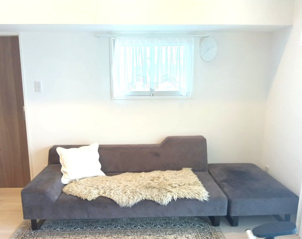 アルファスマート西和田の洋室|寝室6.2畳は角部屋で、明るいお部屋です。　2026年9月撮影