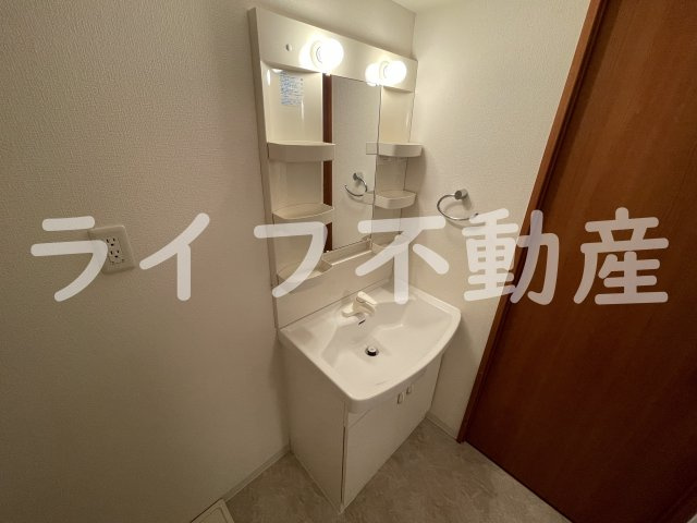 グランシス高井田の独立洗面台|独立洗面台、朝の身支度には欠かせません
