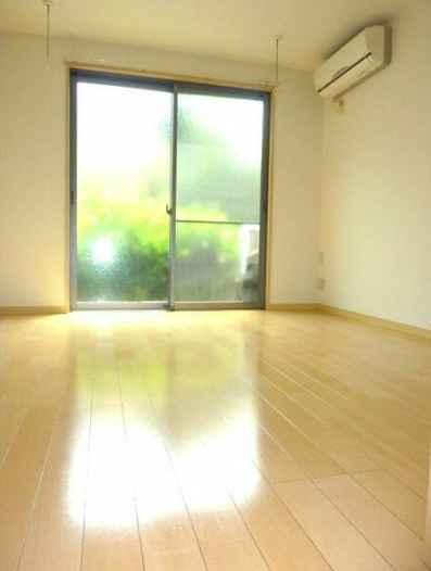 中野区江古田４丁目のアパートの居間・リビング