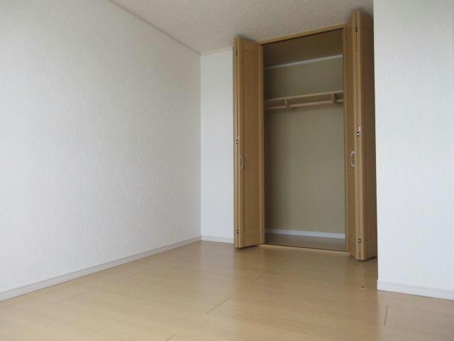 大忠ハイツの洋室