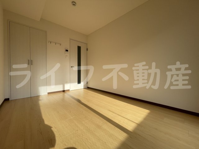 ヴェルドミール小阪の居間・リビング|ゆったりとした居間です