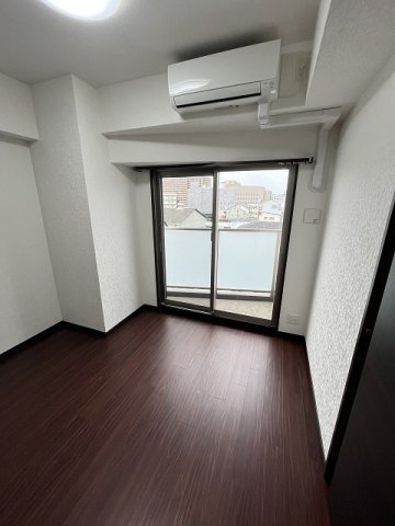 エスタート御幣島の寝室|広くて明るい寝室