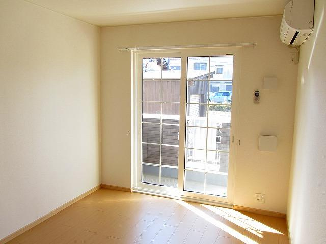 アッド　コンフォート２の居間・リビング|南向きで明るいお部屋です