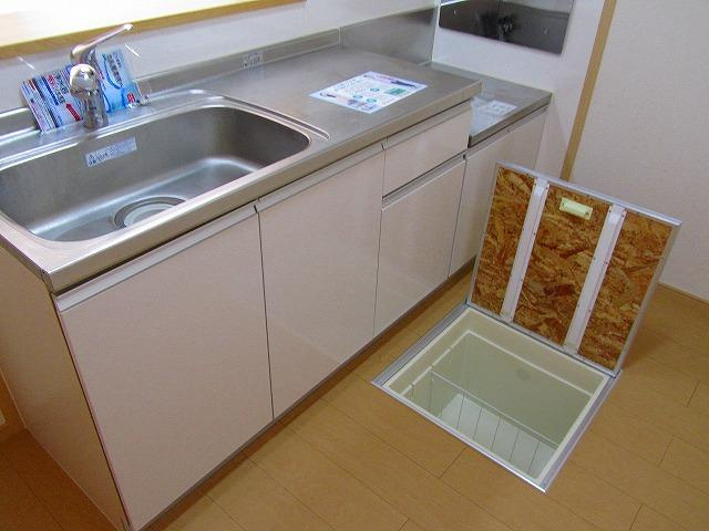 アッド　コンフォート２のキッチン|床下収納があります
