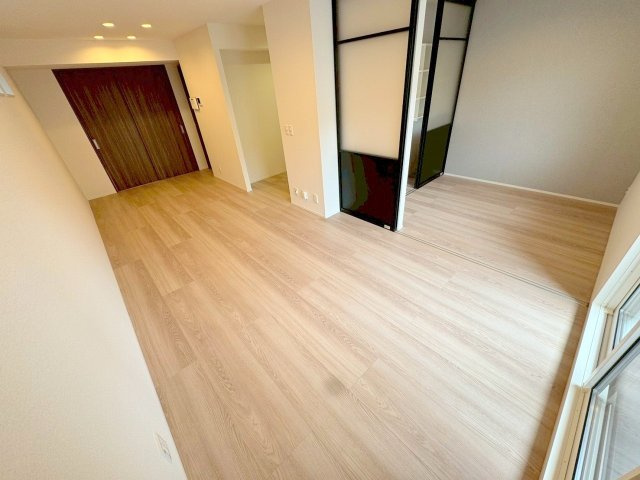 クラシスト三津屋南の居間・リビング