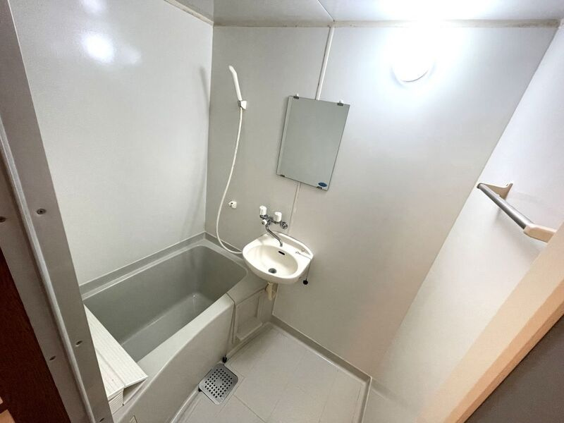 調布市国領町４丁目の賃貸マンションの浴室