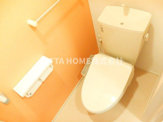 ツバメのトイレ|ウォシュレット付きのトイレです＊