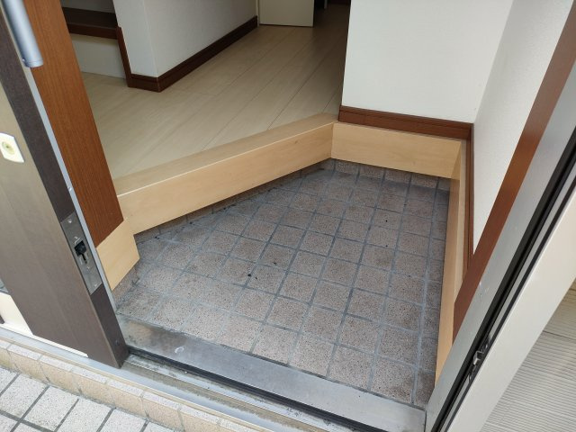 江戸川区松島３丁目の一戸建ての玄関
