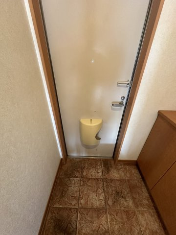 フローレンスヒルズの玄関