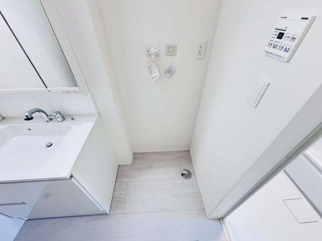 松戸市南花島１丁目新築戸建【上本郷第二小学校：5分】のランドリースペース|洗濯機置き場・乾燥機用ガス栓つき
