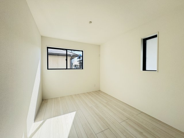 松戸市南花島１丁目新築戸建【上本郷第二小学校：5分】の子供部屋|6帖洋室