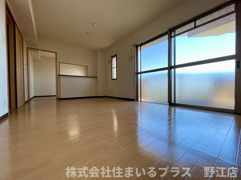 ソレアード鶴見の居間・リビング