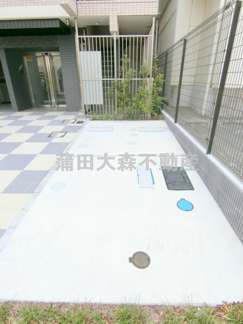 プレール・ドゥーク南六郷の駐車場|平置き駐車場　空き状況はお問合せ下さい。