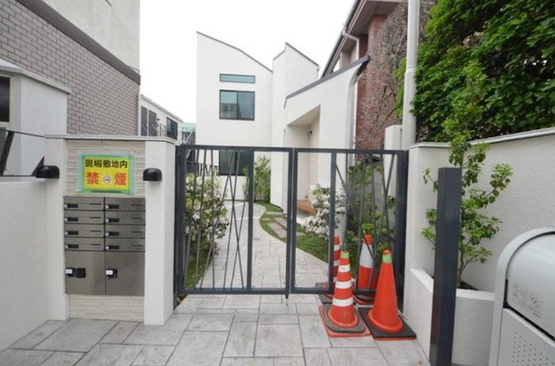 アーベインテラス西荻窪のエントランス