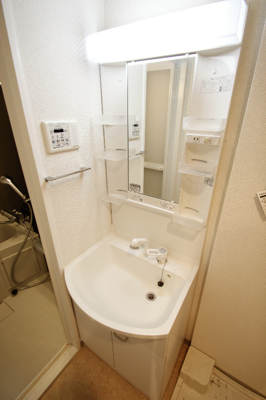 横浜市西区浅間台の賃貸マンションの独立洗面台