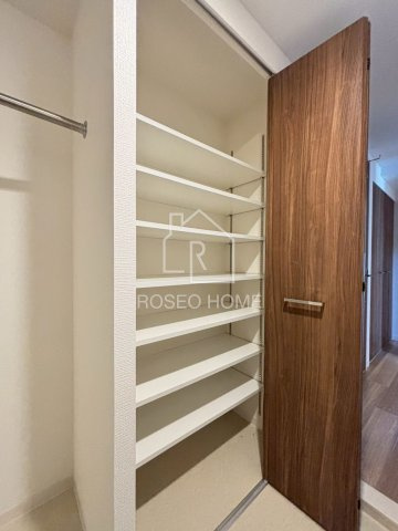 セファ上本町の収納|同マンション別部屋：参考写真
