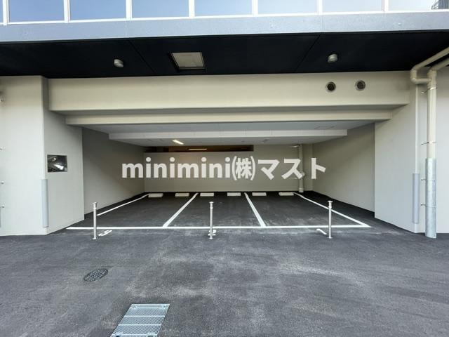 エスリード大阪イーストエッジの駐車場